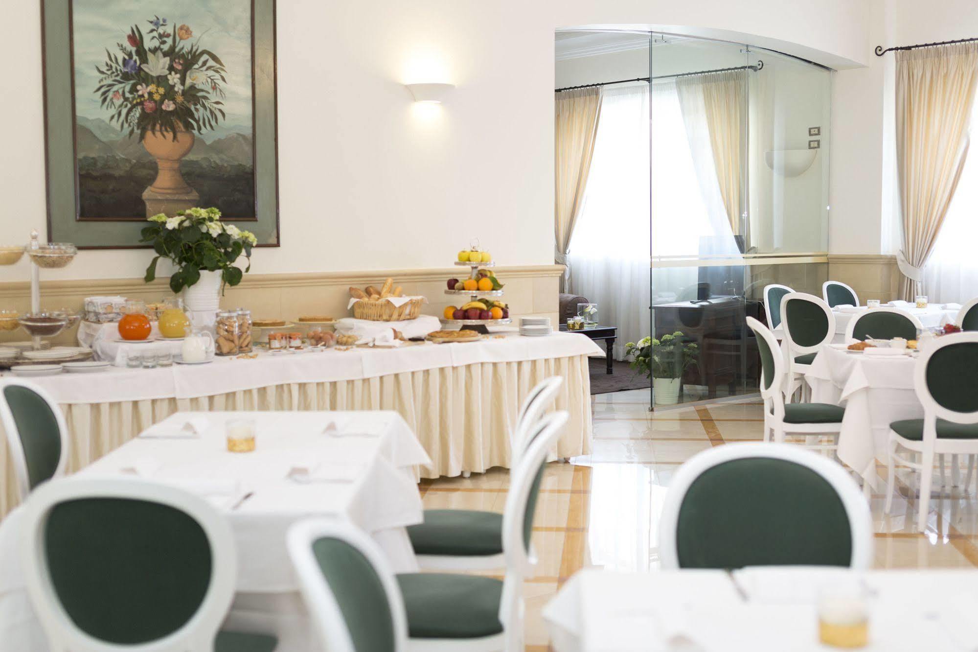 Hotel Cavaliere Noci Exterior foto